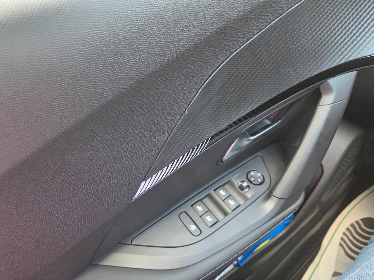 Peugeot 2008 ALLURE KM/0 VISION PACK, NESSUN OBBLIGO FINANZIARIO !!