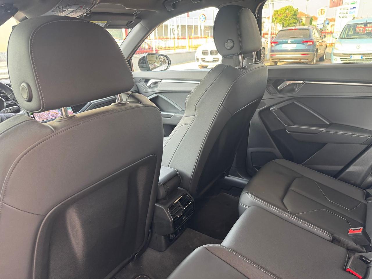 Audi Q3 S Line Identity Black 2.0 45 TFSI G #50560