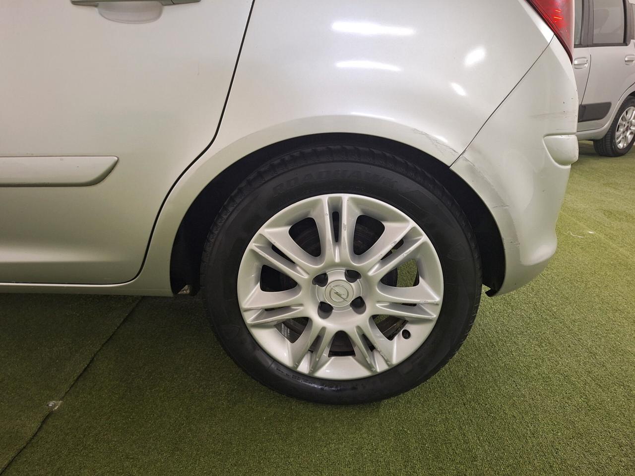 Opel Corsa 1.2 5 porte Easytronic Cosmo