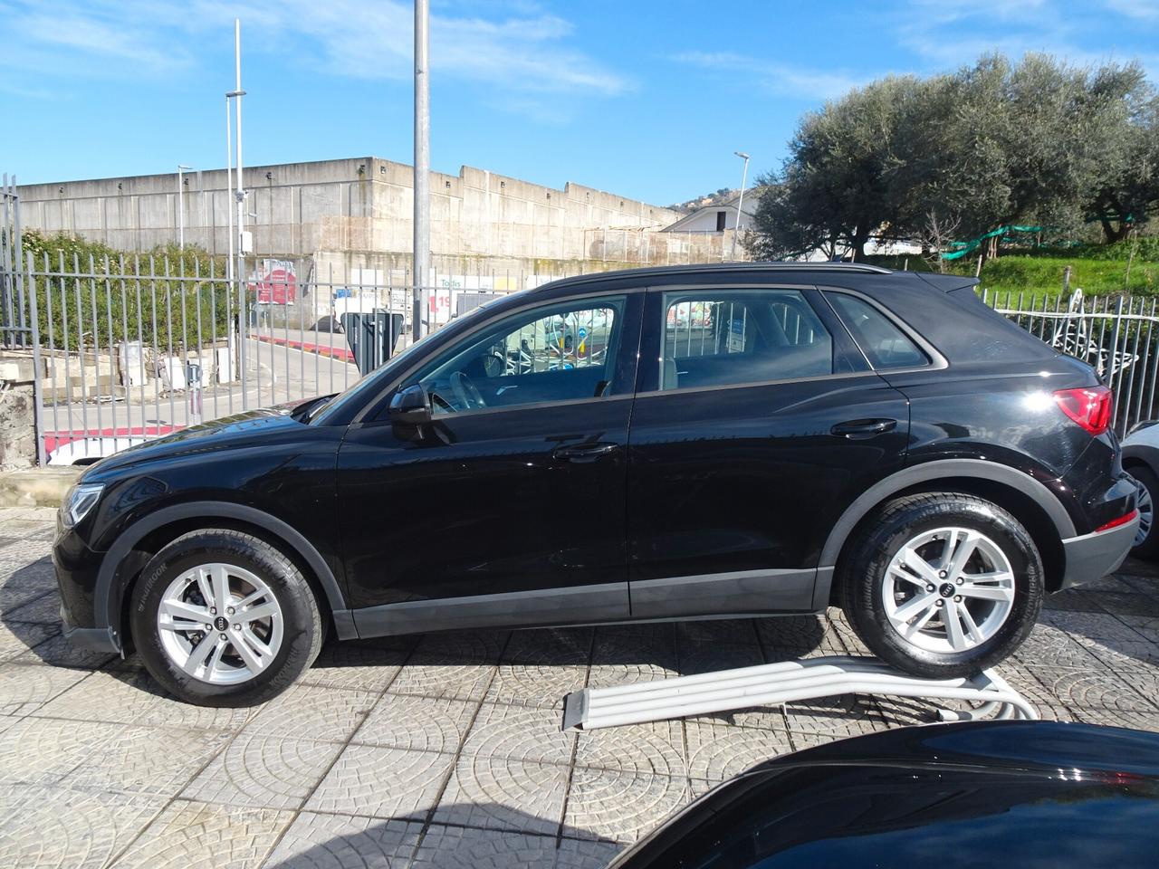 Audi Q3 35 TDI S tronic Business Advanced