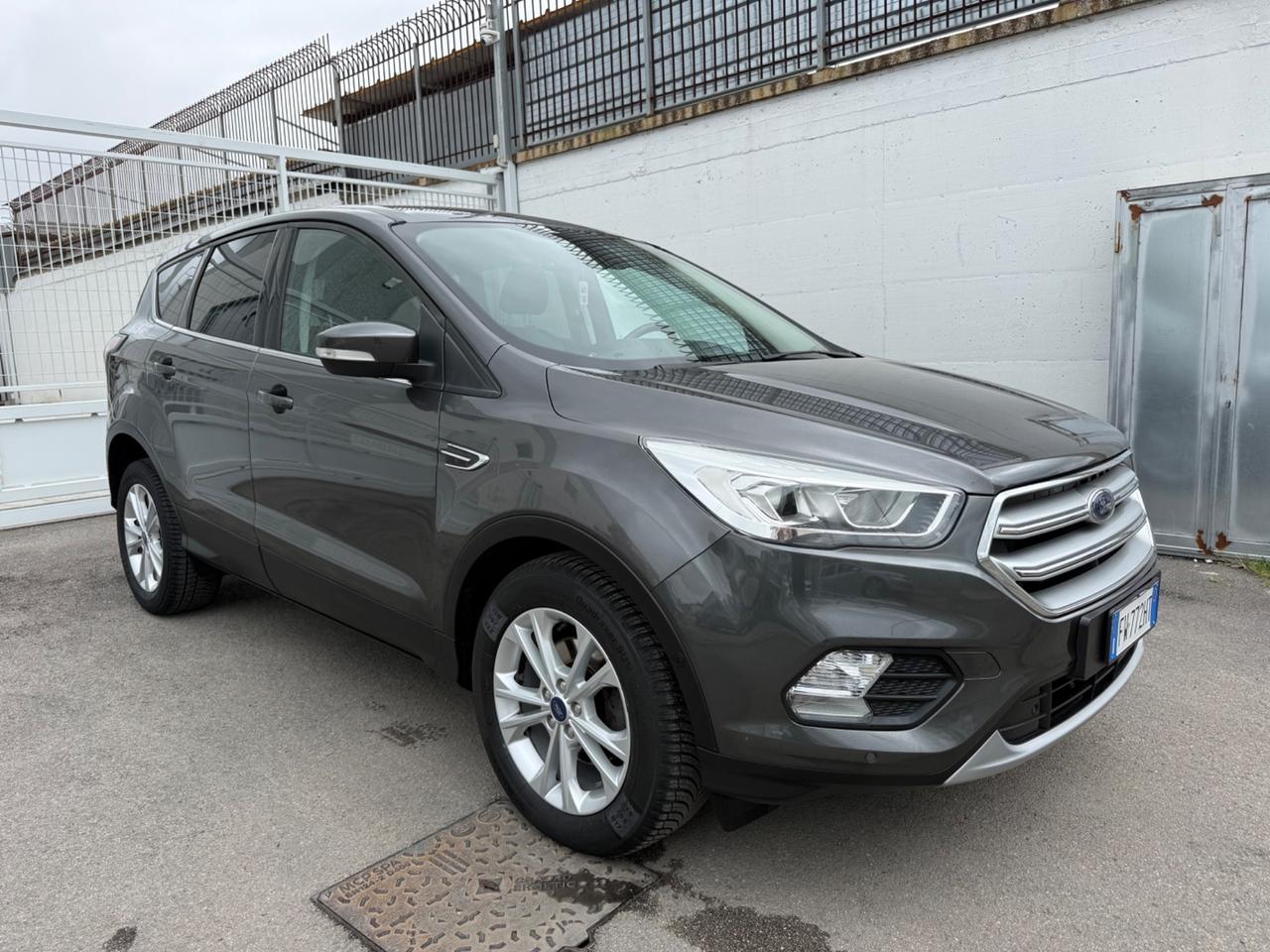Ford Kuga 1.5 TDCI 120 CV Cambio Automatico