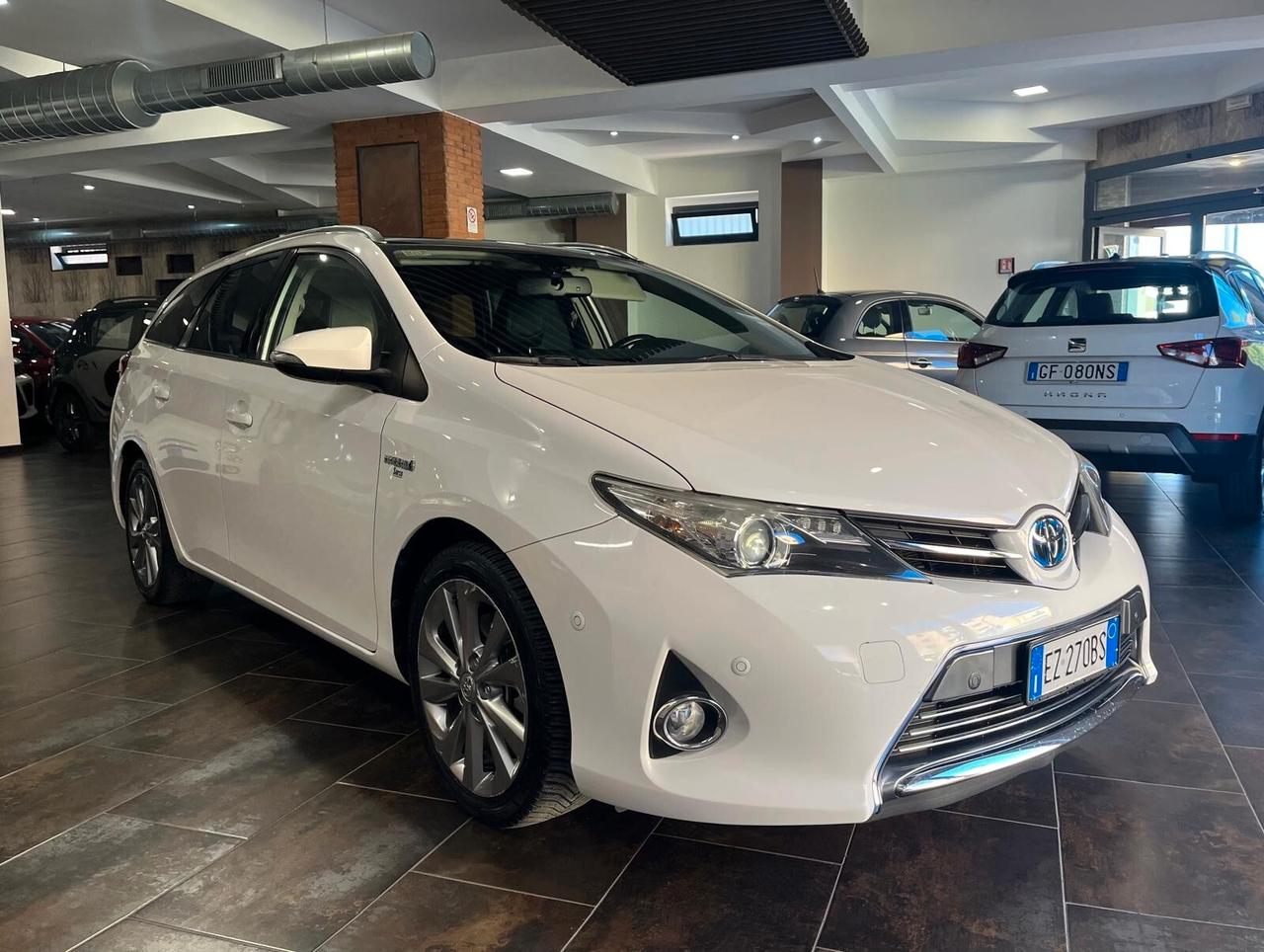Toyota Auris Touring Sports 1.8 Hybrid Lounge