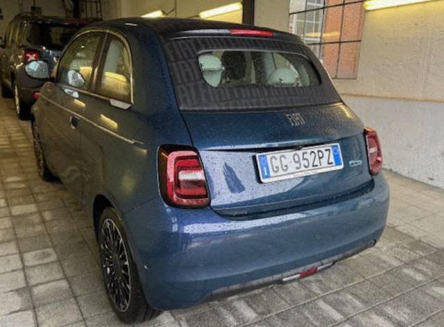 FIAT 500e Cabrio 42 kWh La Prima 320 Km autonomia