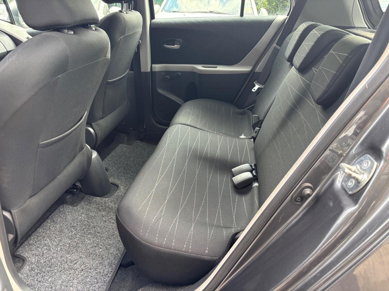 Toyota Yaris 1.3 5 porte Navi OK Neopatentati