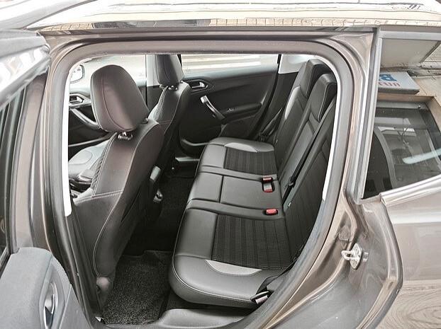 PEUGEOT 2008 1.6 HDi 100 cv *89.000 KM* - 2017