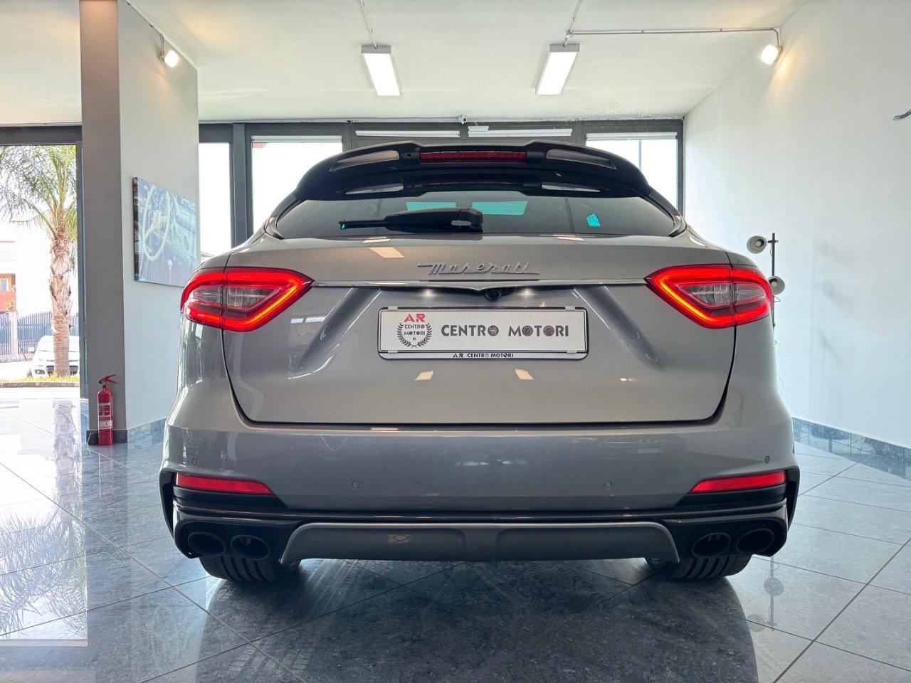 Maserati Levante 3.8 V8 Trofeo 580cv Tetto 22" Carbonio Full