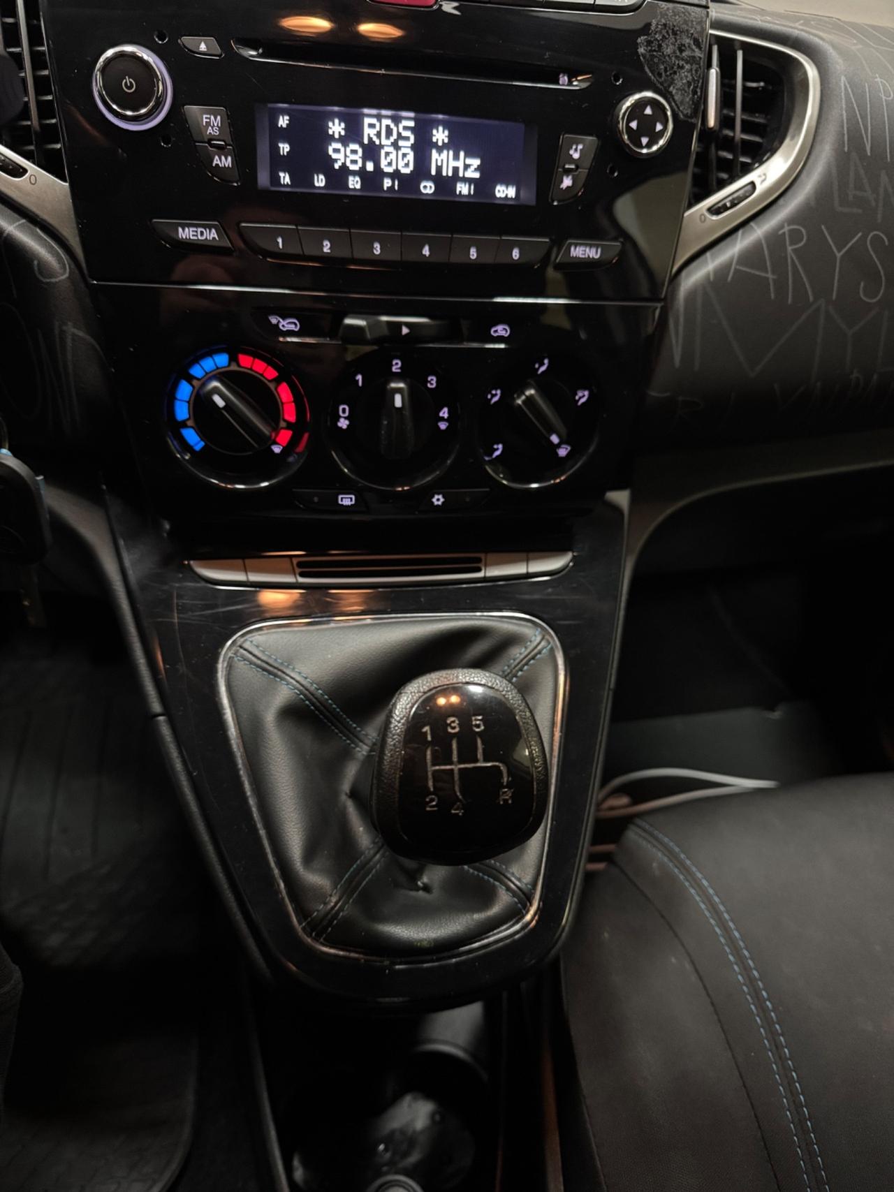 Lancia Ypsilon 1.2 69 CV 5 porte Platinum