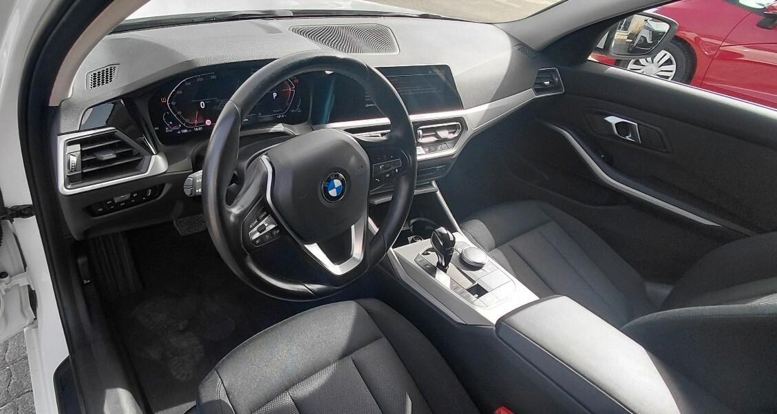 Bmw 318d 48V Touring Business Advantage