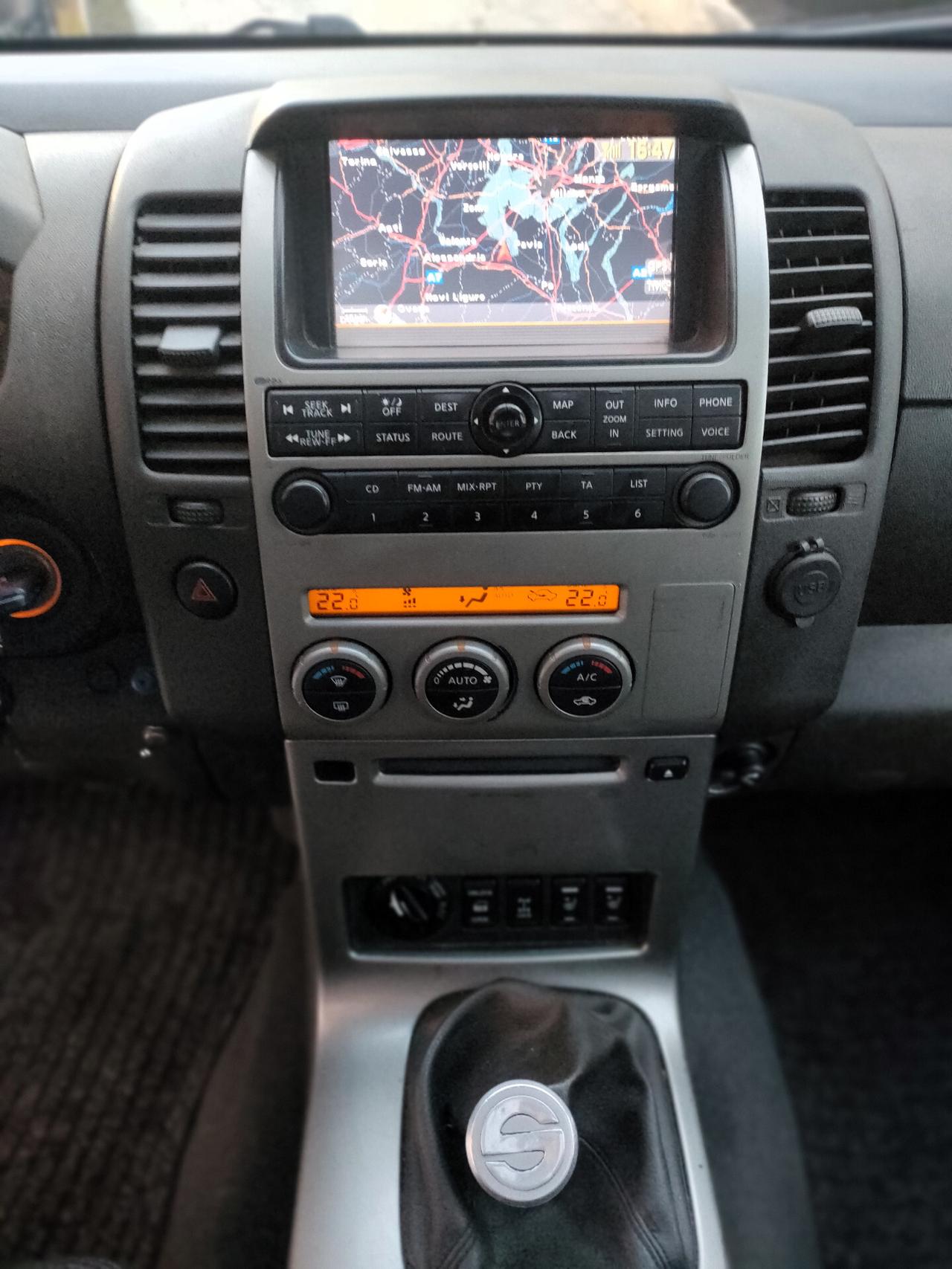 Nissan Navara 2.5 dCi 4p Double Cab LE