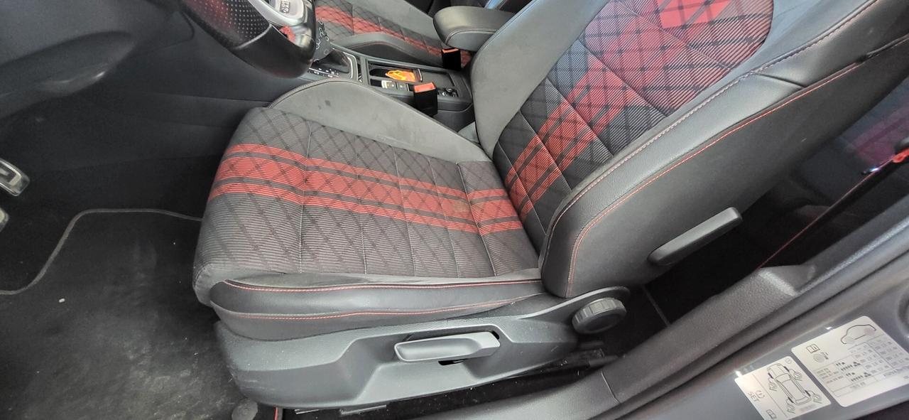 Volkswagen Golf GTI Golf GTI 2.0 TSI TCR DSG 5p.