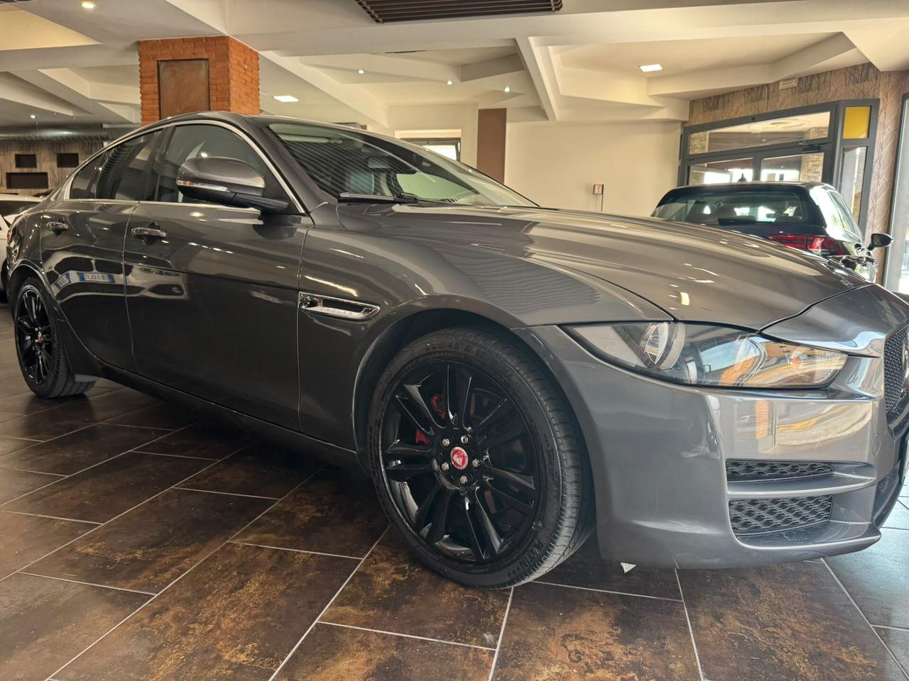 Jaguar XE 2.0 D 180 CV aut. Portfolio