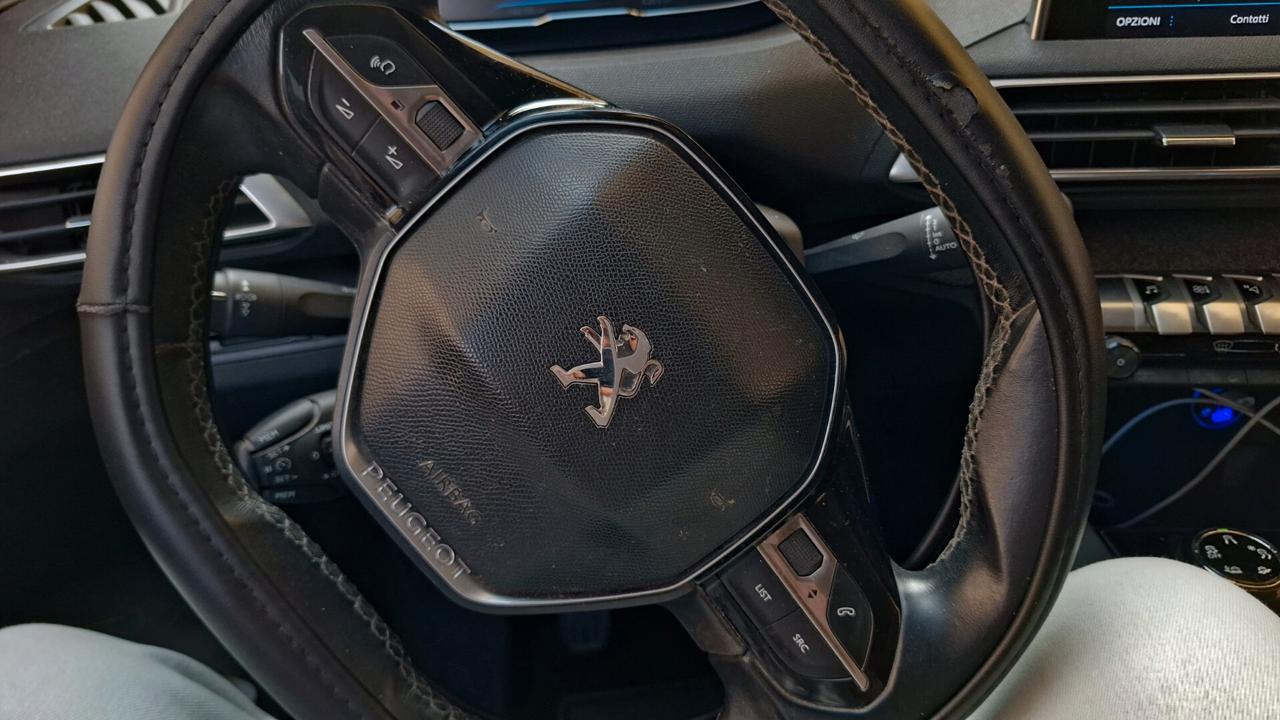 PEUGEOT 3008 1.5 HDI ALLURE