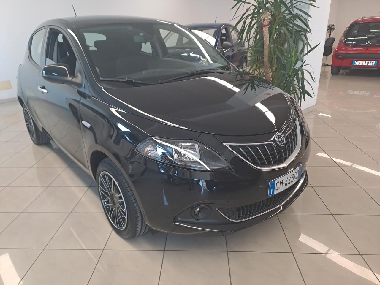Lancia Ypsilon 1.0 FireFly 5 porte S&S Hybrid Ecochic Gold