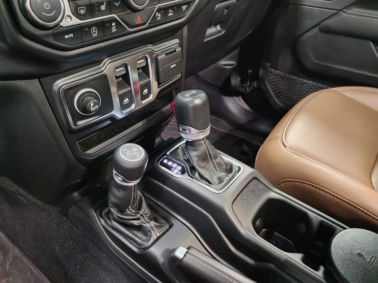 JEEP Wrangler 2.0 turbo Sahara auto