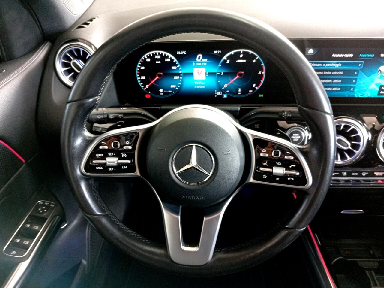 Mercedes-benz GLA 200 d Automatic 4Matic Premium AMG LUCI AMBIENT DISPLAY FULL HD GRANDE