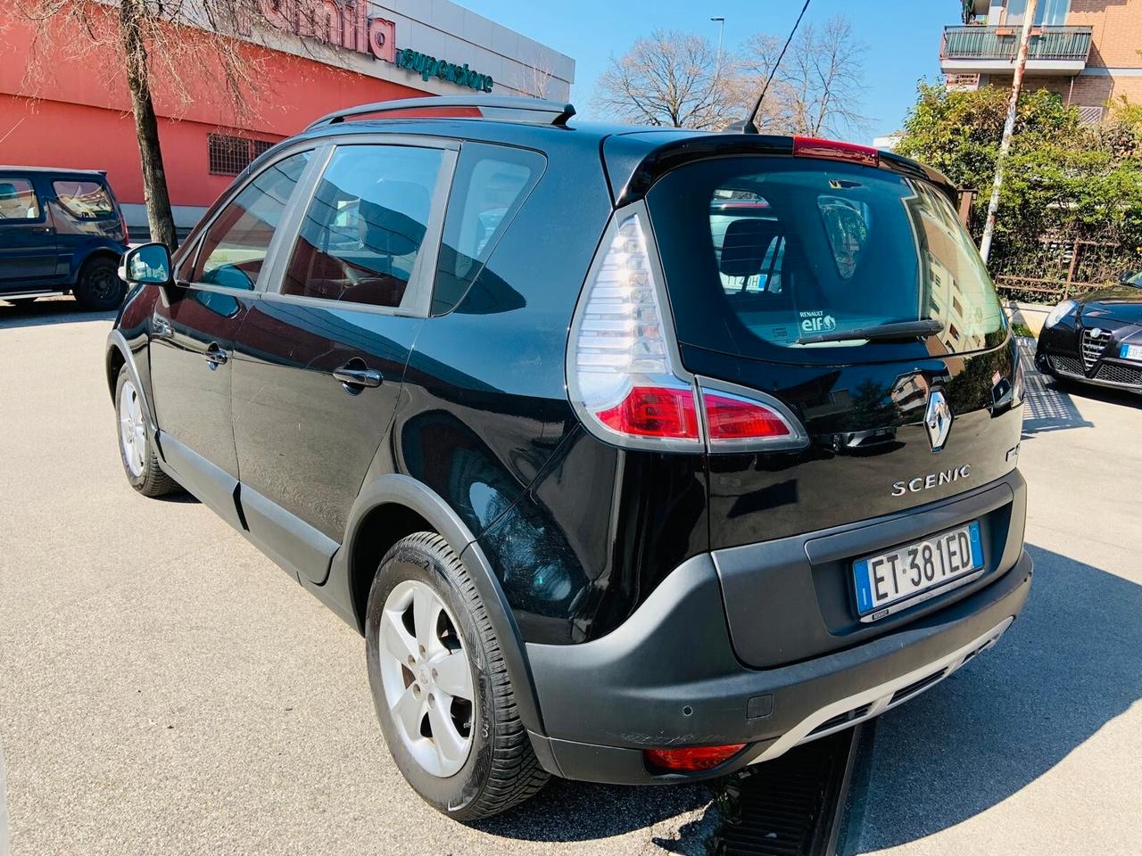 Renault Scenic xmod croos 1.5;Diesel 110cv