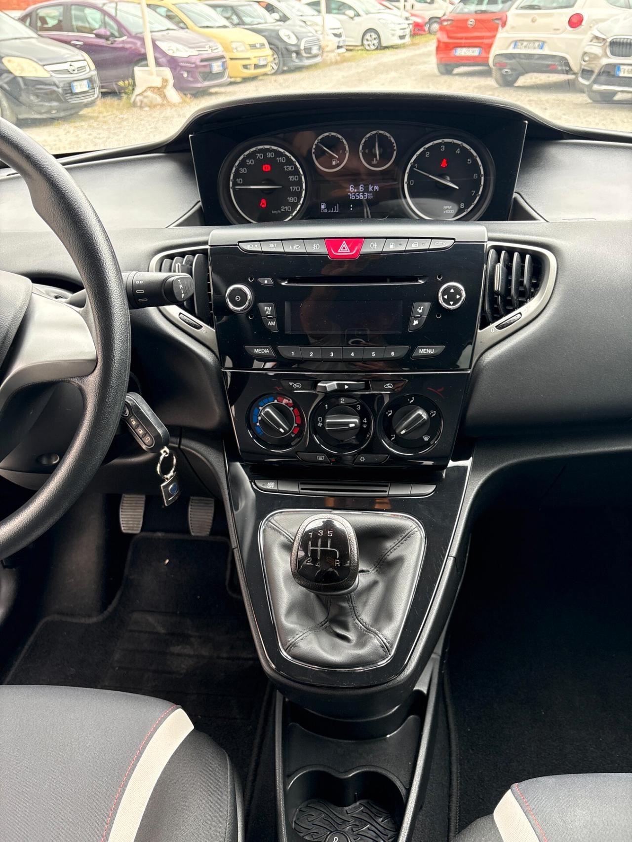 Lancia Ypsilon 0.9 TwinAir 85 CV Metano