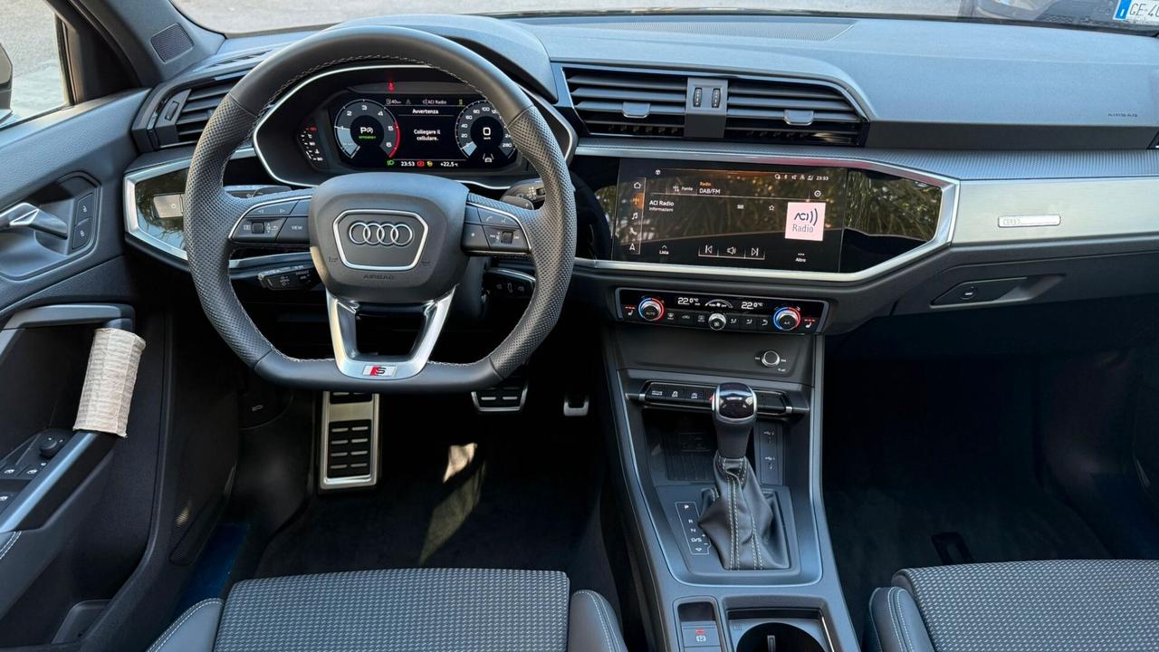 AUDI Q3 SPB 35 TDI IDENTITY BLACK KM0 2023 TETTO APRIBILE