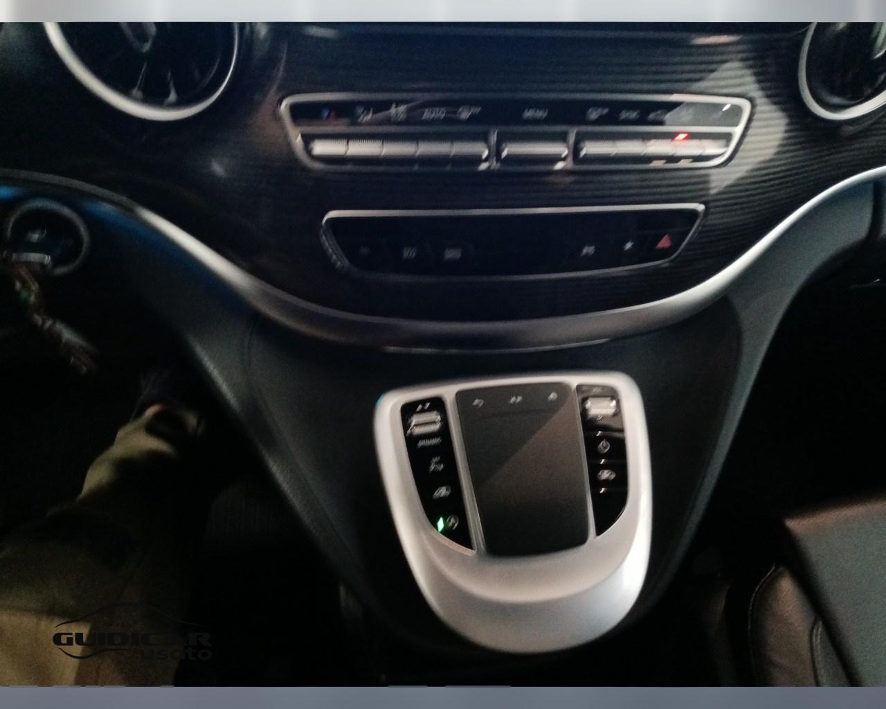 Mercedes-Benz Classe V - W447 2019 Extralong - V Extralong 250 d Premium auto
