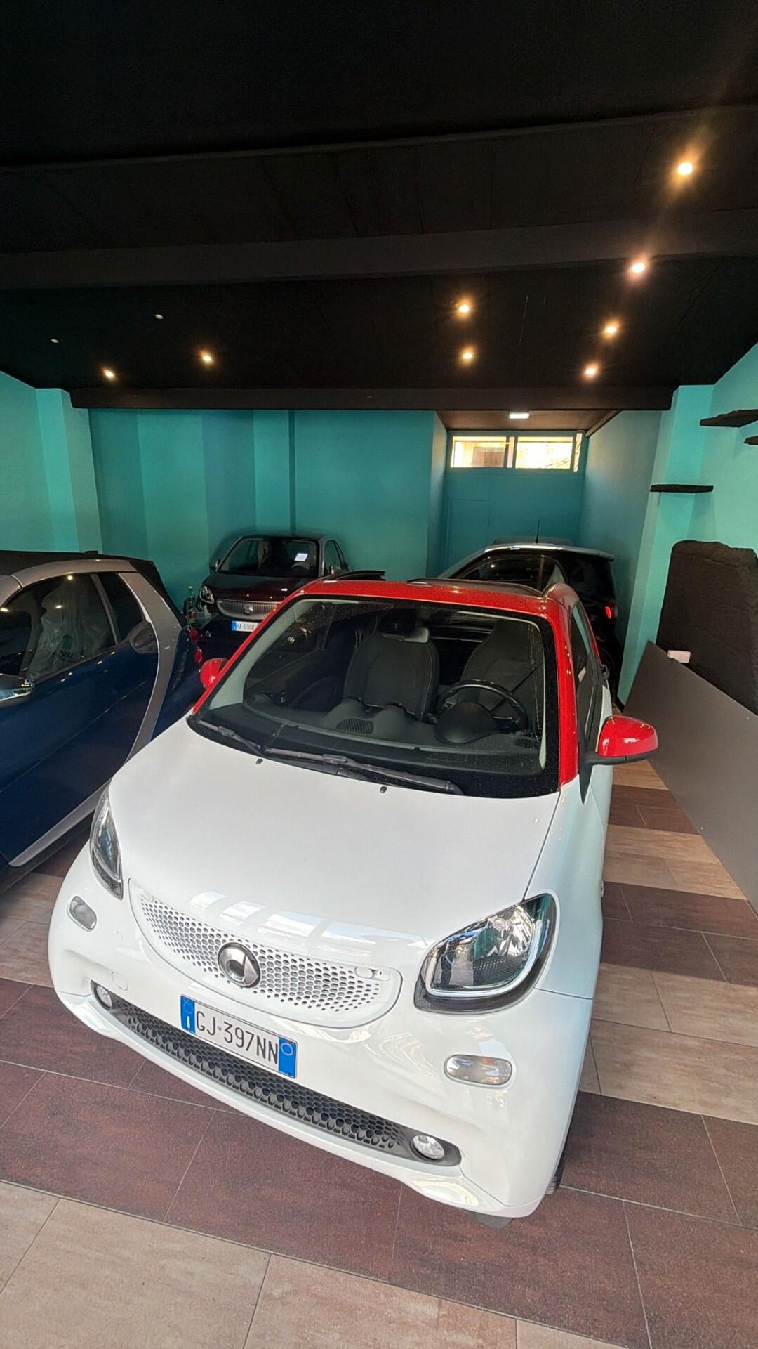 Smart for two cabrio 90 CAVALLI TURBO PASSION “Red& the city”