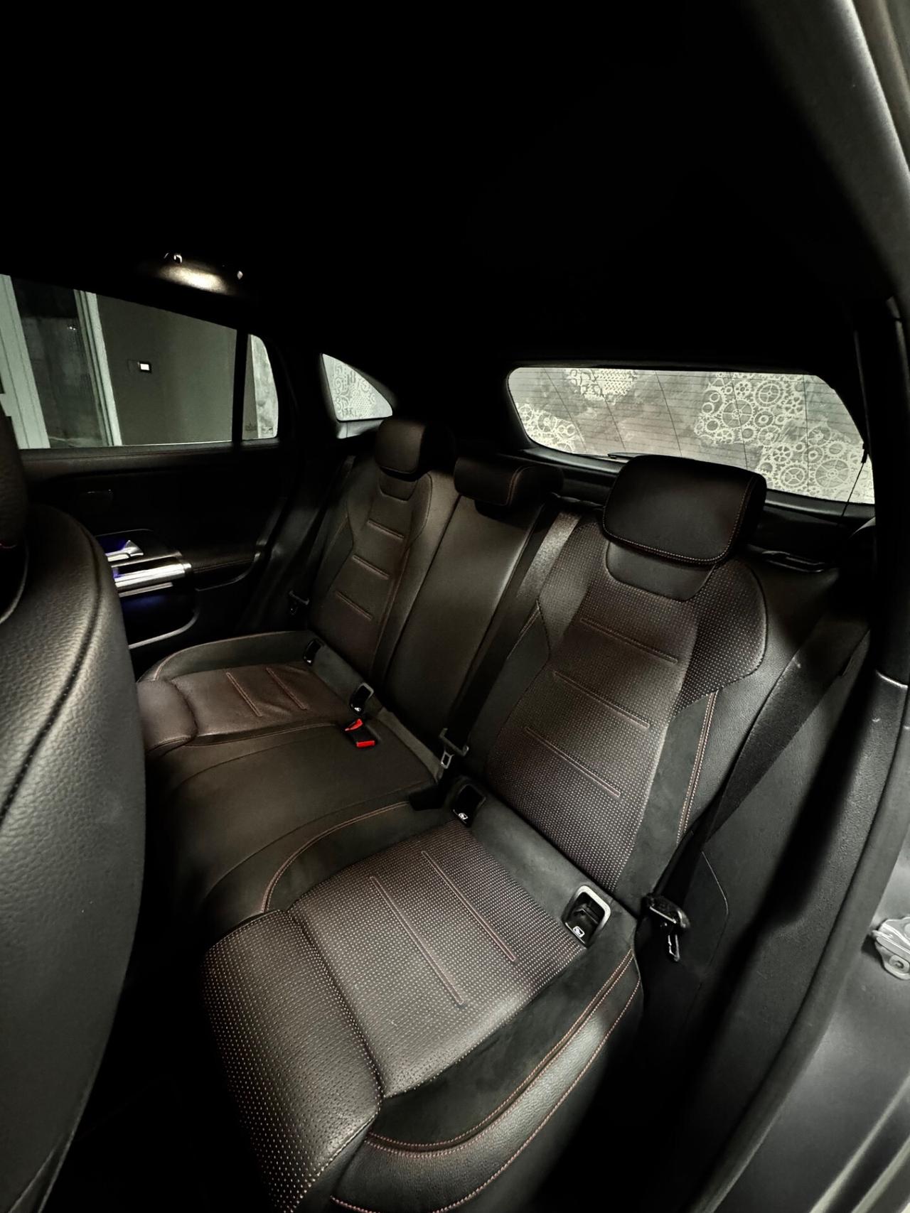 MERCEDES GLA 220CDI AT8 AMG EDITION PREMIUM