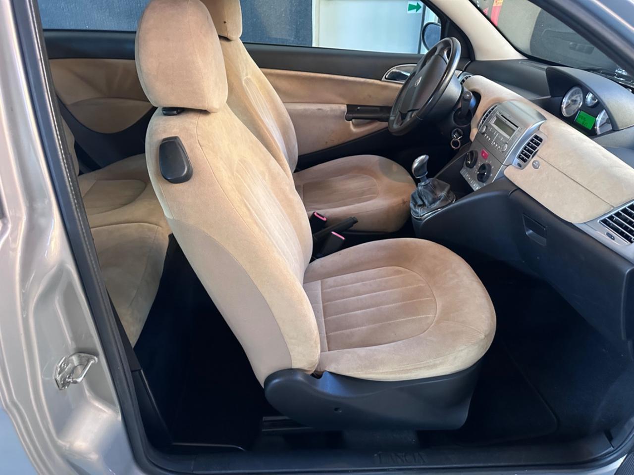 Lancia Ypsilon 1.4 Oro
