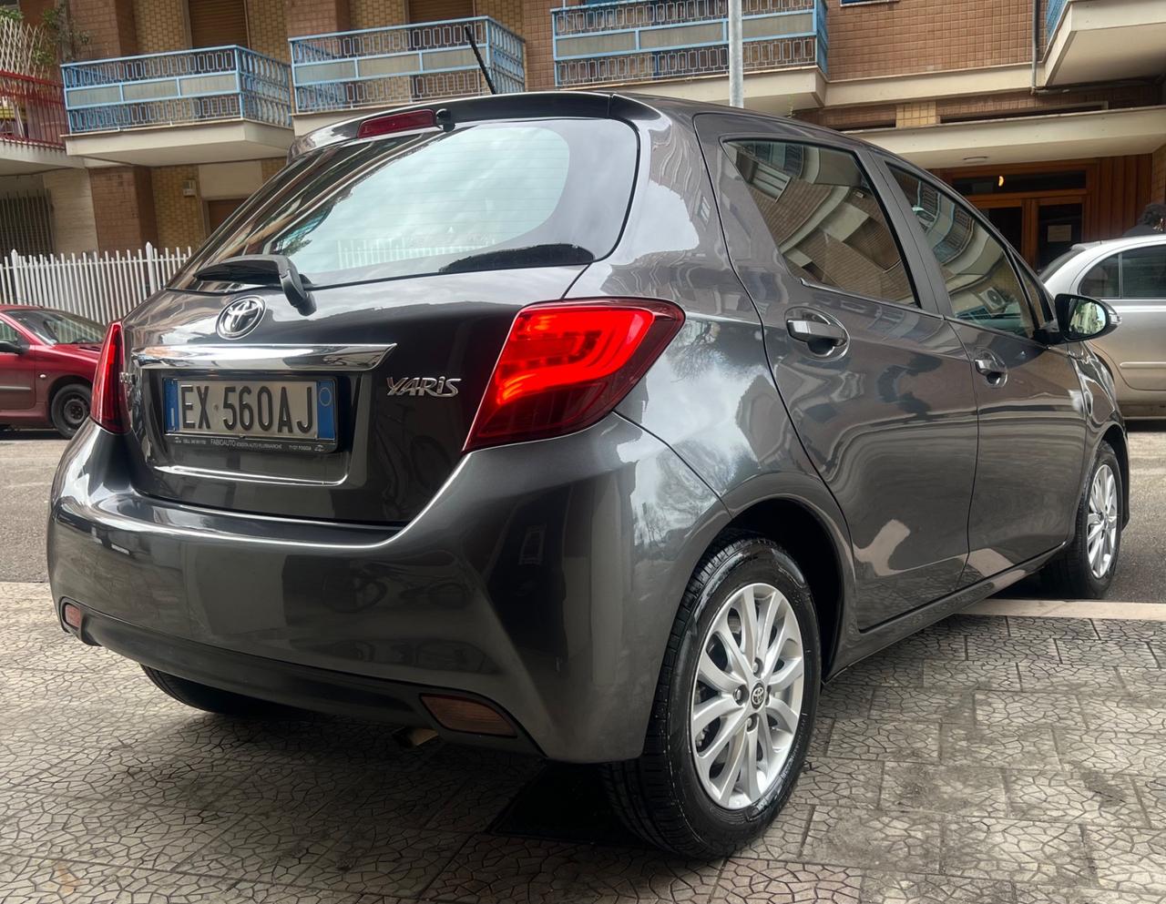 Toyota Yaris 1.0 5 porte Lounge