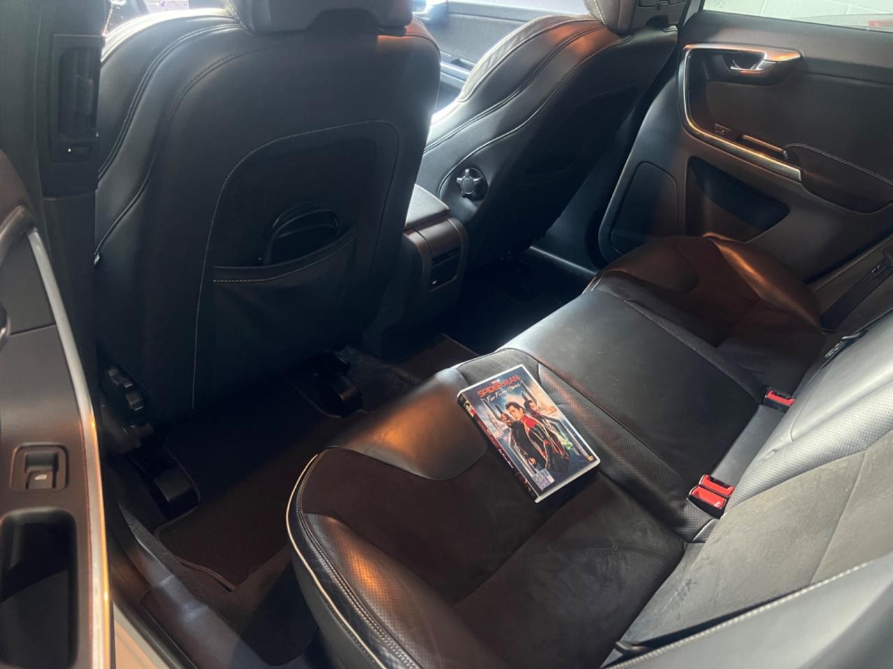 Volvo XC 60 XC60 D4 163 CV Geartronic R-design Momentum N1