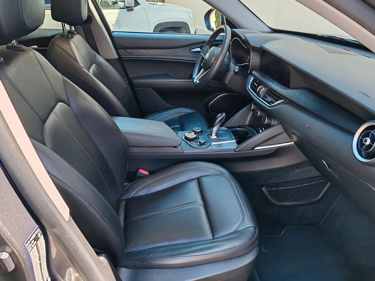 Alfa Romeo Stelvio 2.2 Turbodiesel 210 CV AT8 Q4 Executive