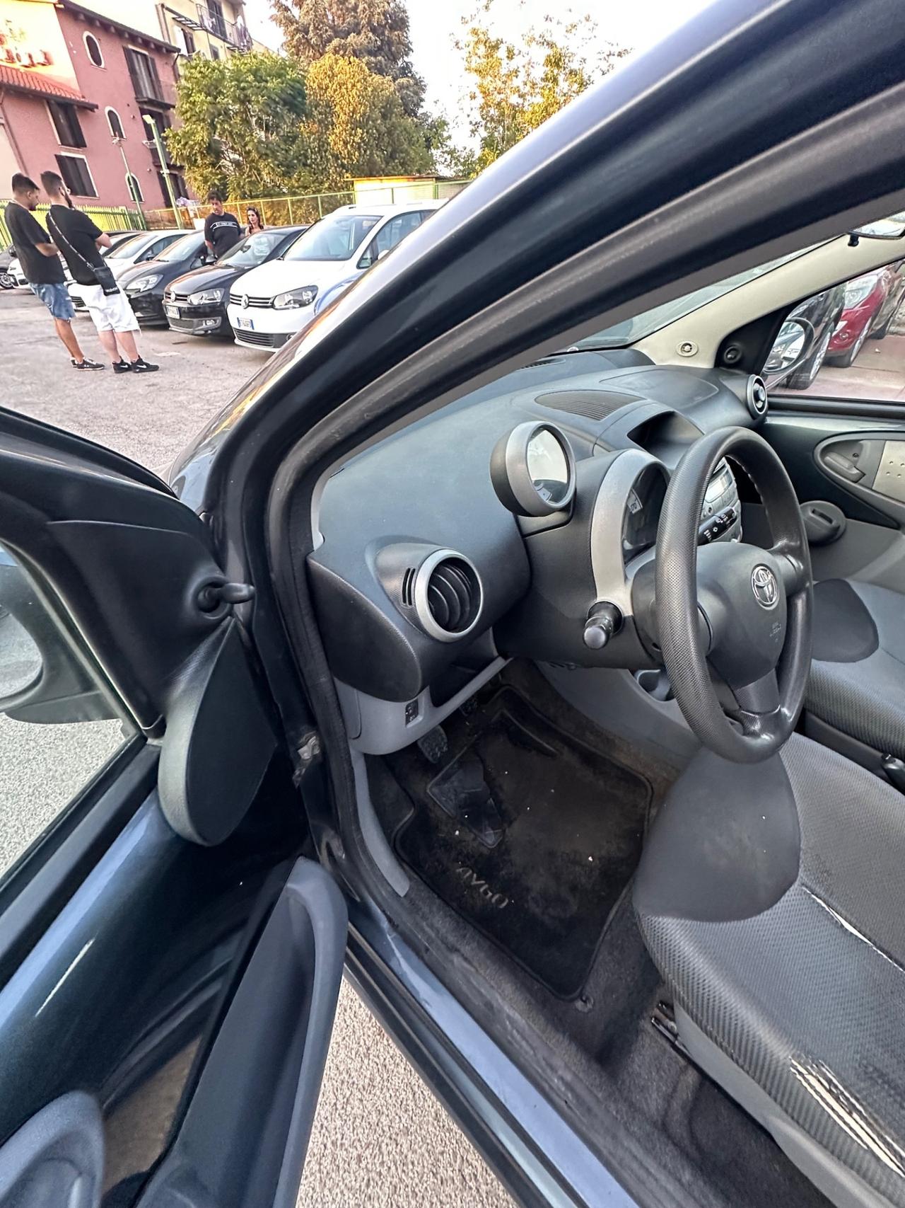Toyota Aygo 1.0 12V VVT-i 5 porte Sol