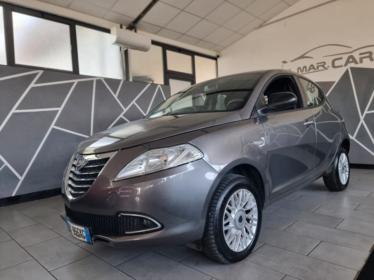 Lancia Ypsilon 0.9 TwinAir 85 CV 5 porte Metano Ecochic NEOPATENTATI