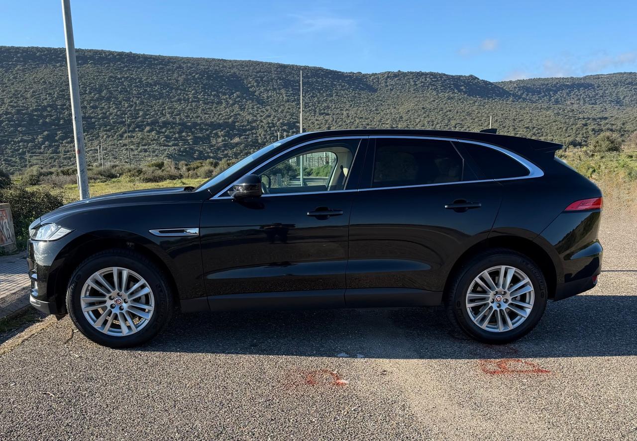 Jaguar F-Pace 2.0 D 180 CV AWD aut. Chequered Flag