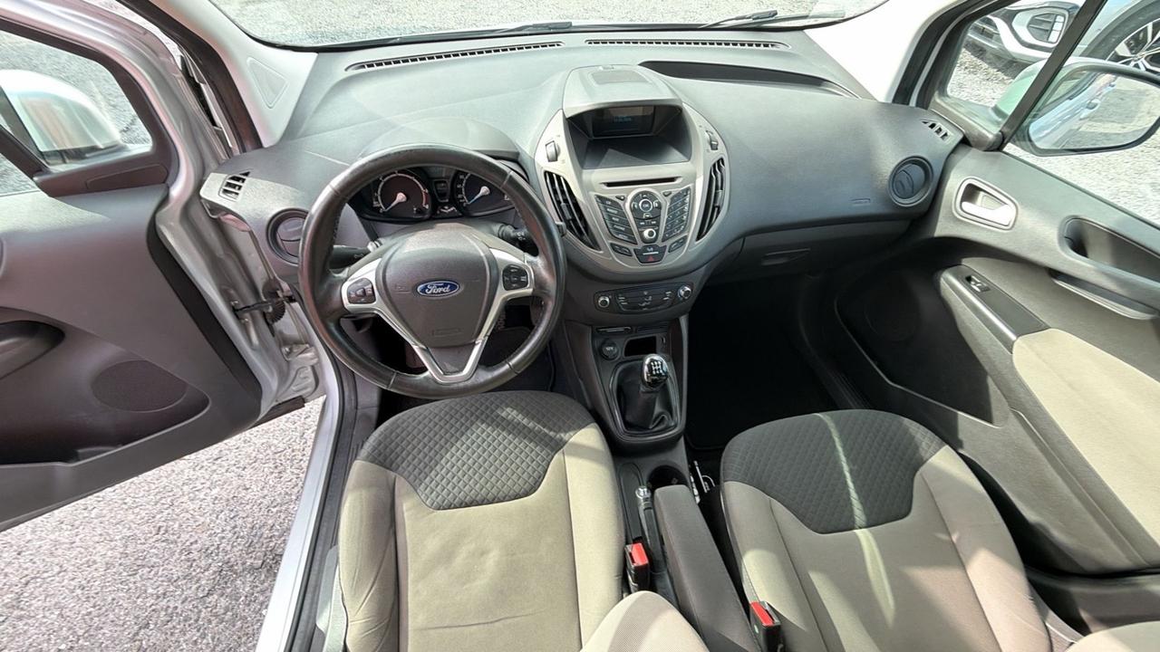 Ford Tourneo Courier 1.5 TDCI 95 CV Titanium