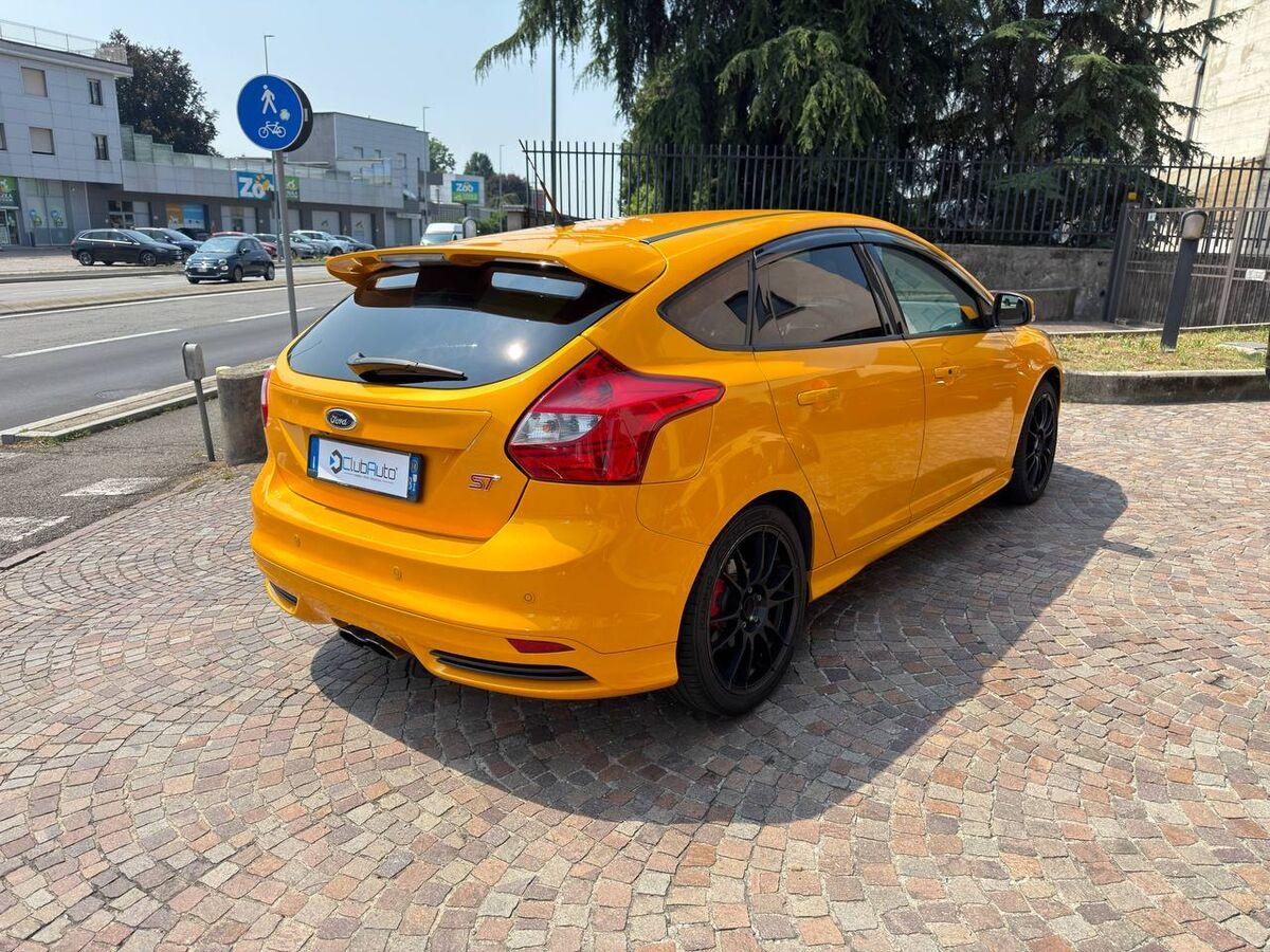 Ford Focus 2.0 ST 250cv 5p