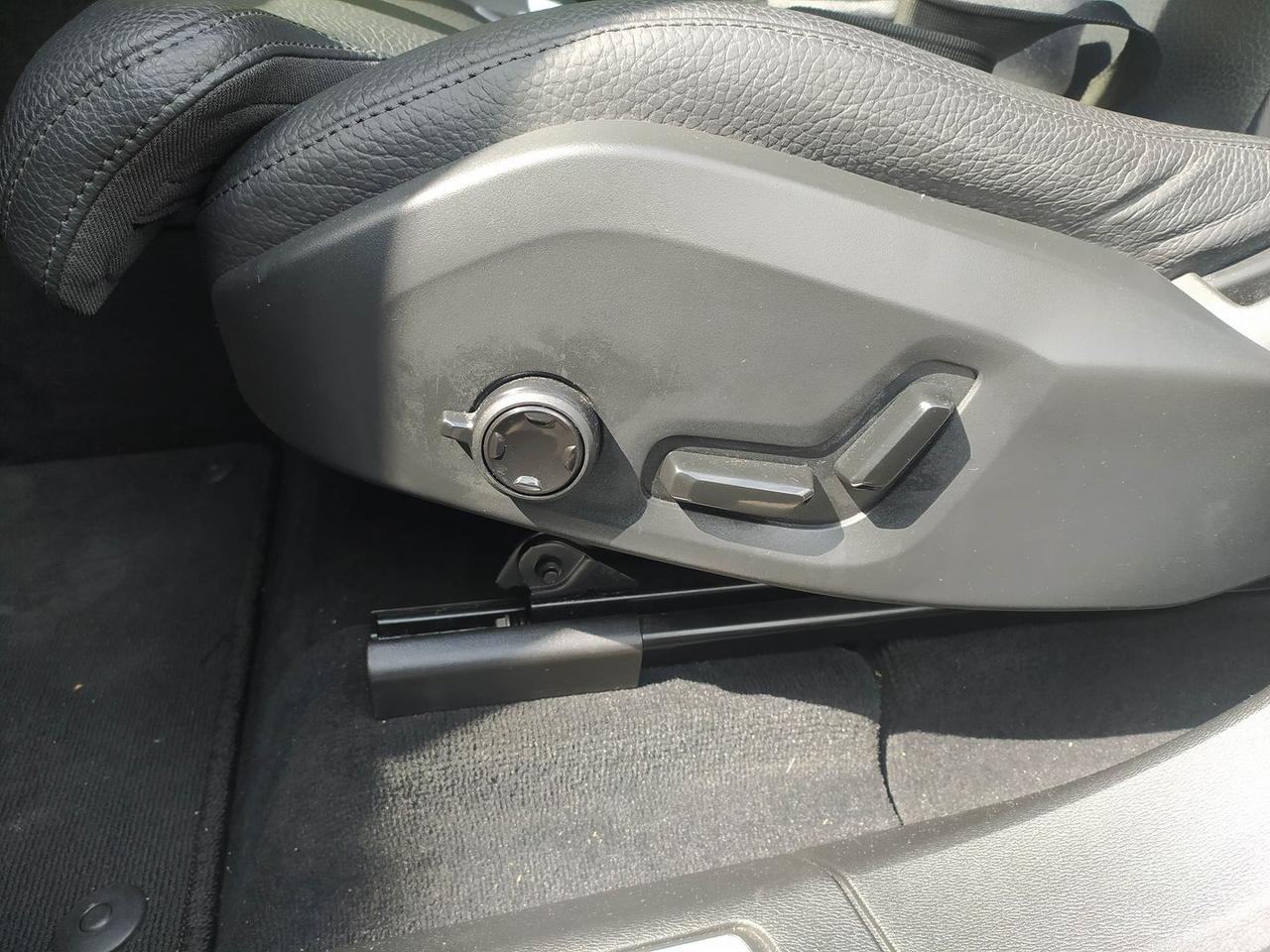Volvo XC 60 2.0 T6 Recharge PHEV Ultimate Dark
