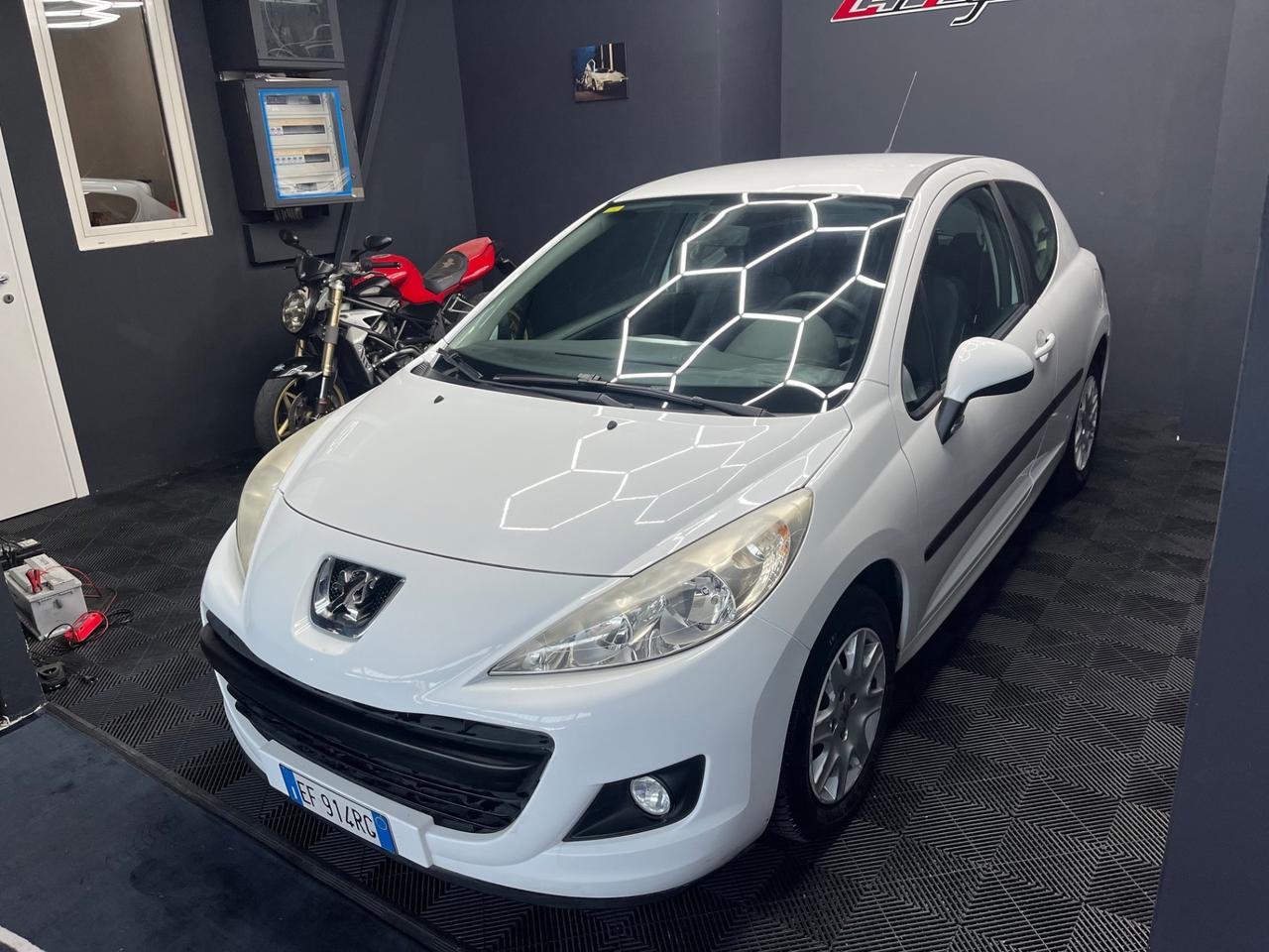 Vendo Peugeot 207 1.4 HDi 70 CV (2011) – Ottimo Stato