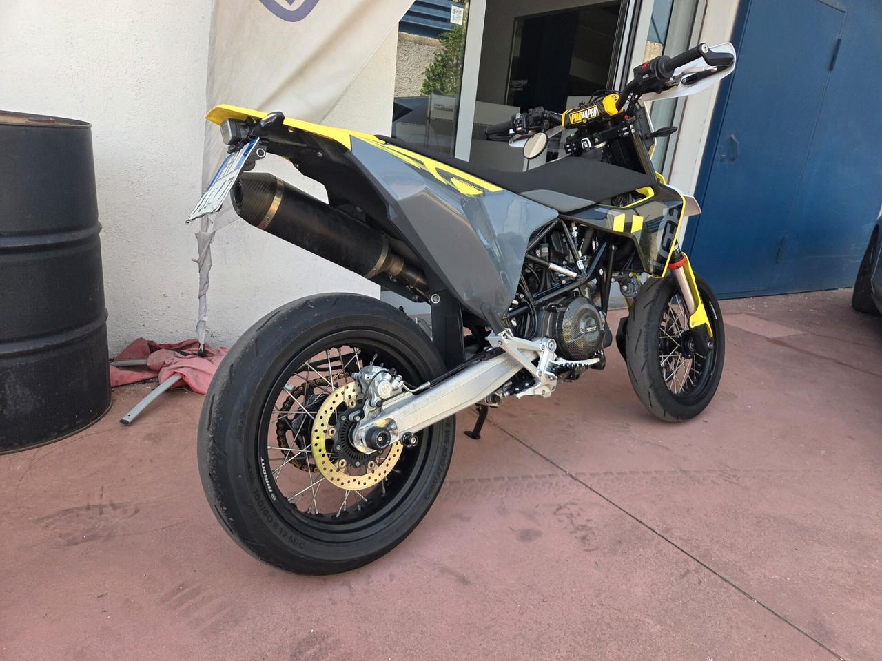 Husqvarna 701 Supermoto