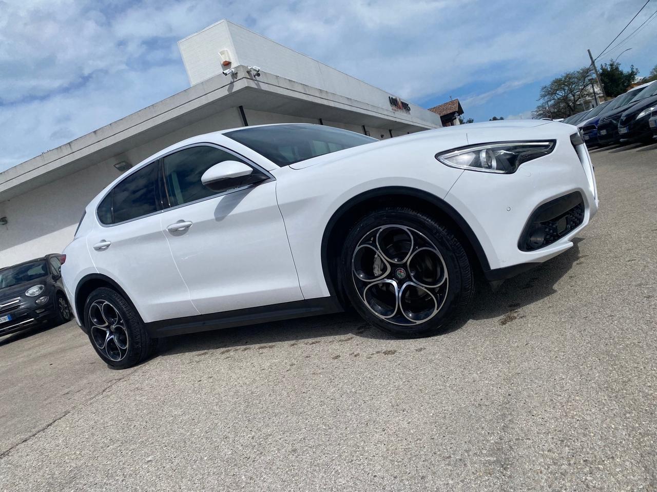 Alfa Romeo Stelvio 2.2 Turbodiesel 180 CV AT8 RWD Super