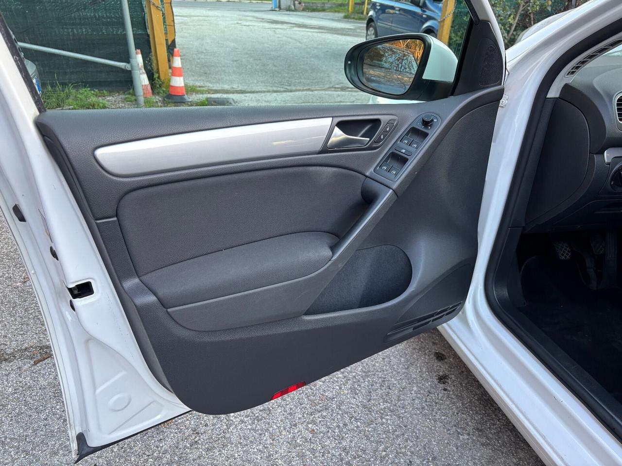 Volkswagen Golf 1.6 TDI 5p. OK NEOPATENTATI