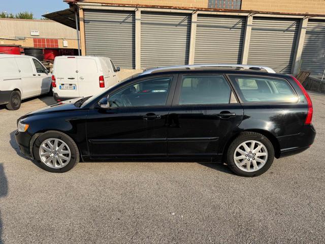 VOLVO V50 D2 R-design senza nessun lavoro da fare