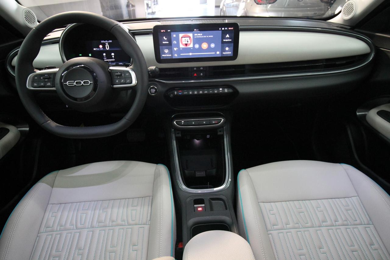 FIAT 600 1.2 HYBRID LA PRIMA 110 CV