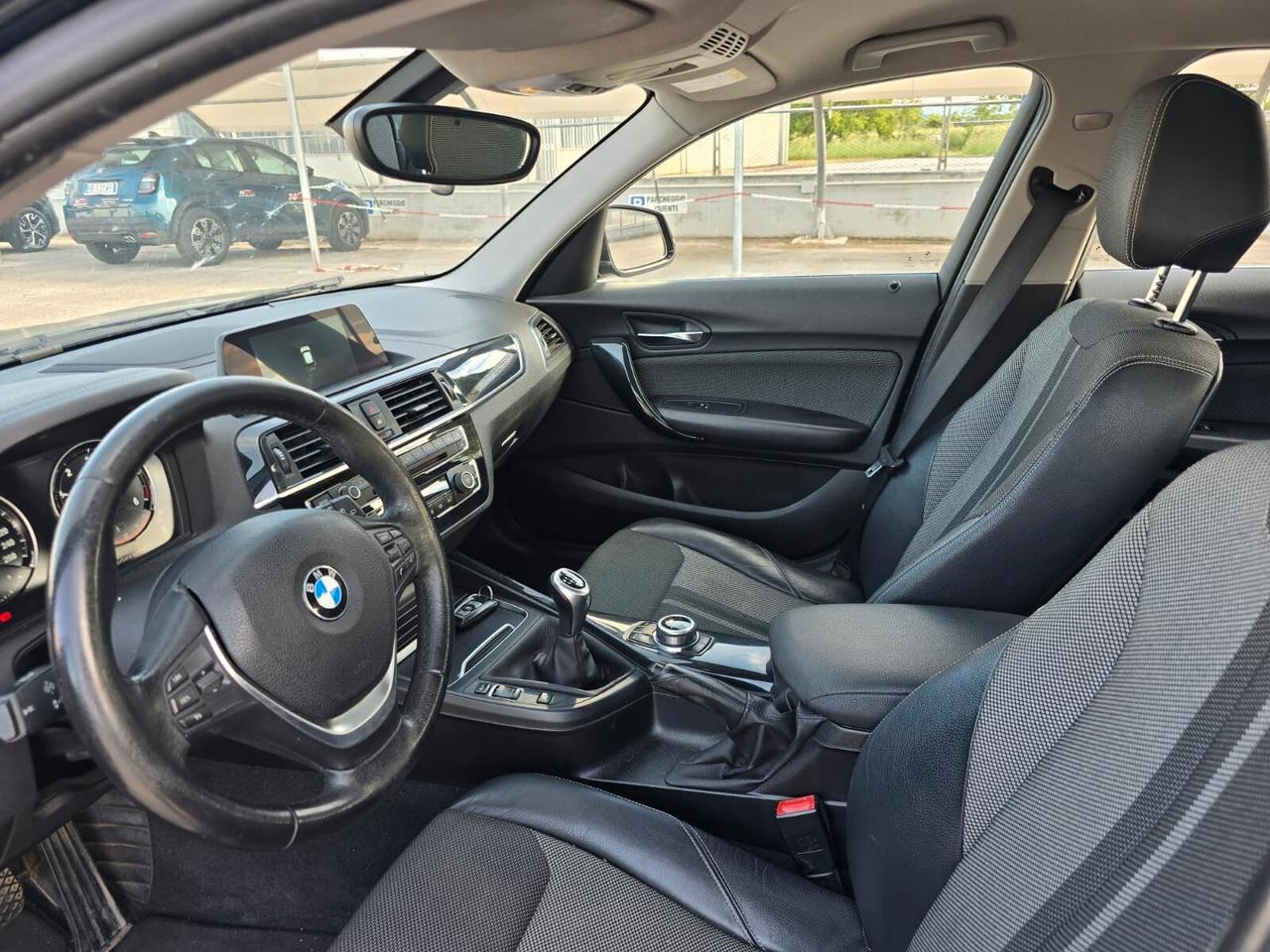 Bmw 116d 5p. Urban