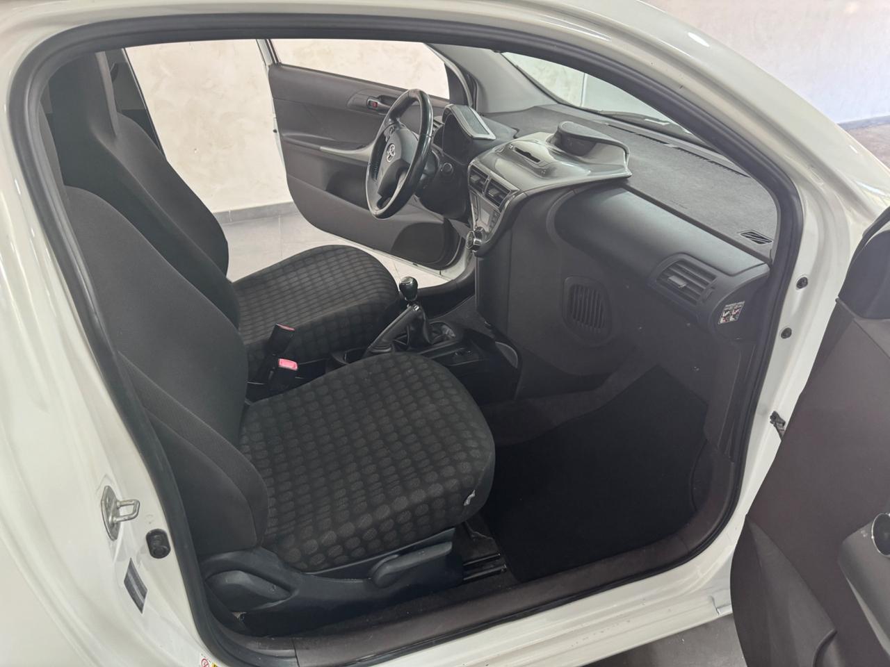 Toyota iQ 1.0 Sol