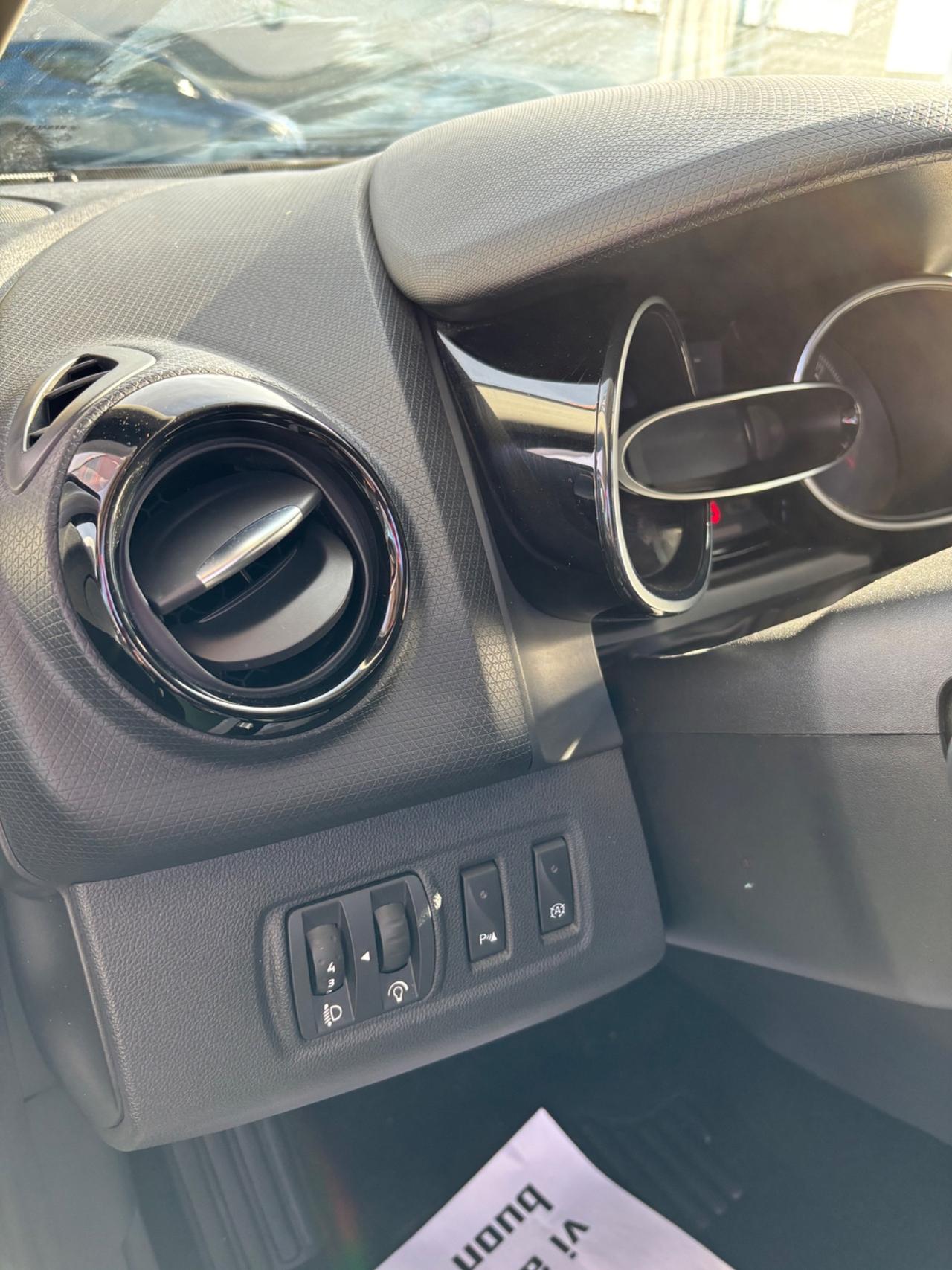 Renault Clio dCi 8V 75 CV Start&Stop 5 porte Energy Duel