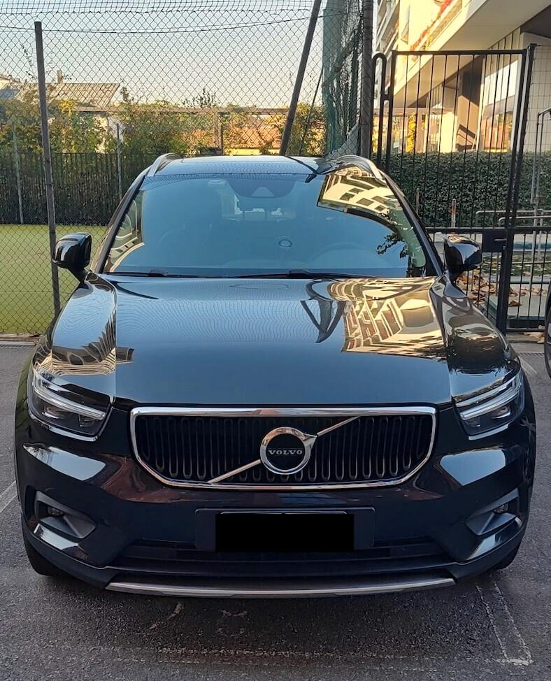 Volvo XC40 D4 AWD Geartronic Momentum
