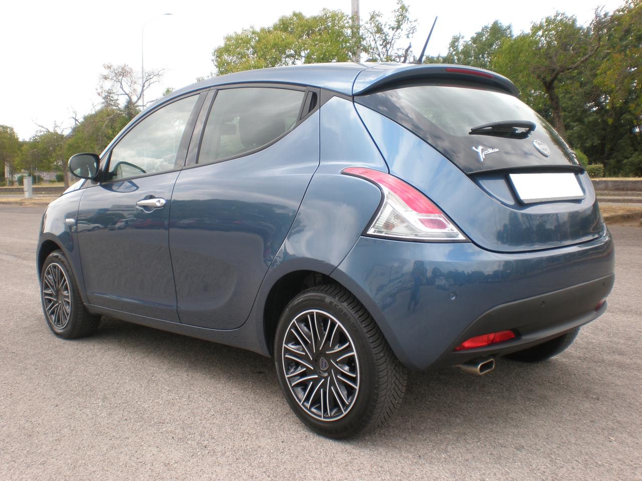 Lancia Ypsilon 1.0 ultimo restyling, full