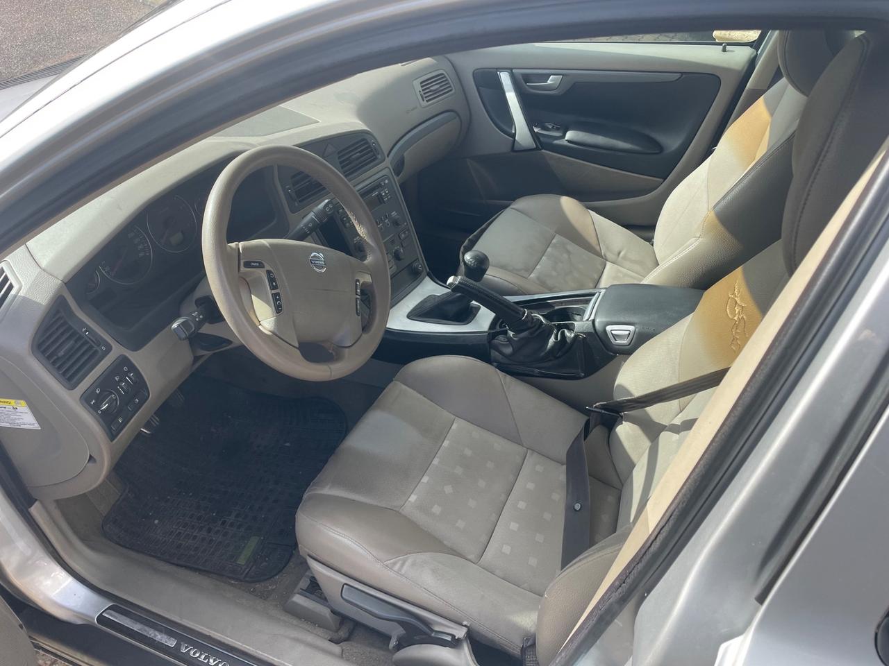 Volvo V70/XC70 V70 2.4 D 20V (130CV) cat Summum