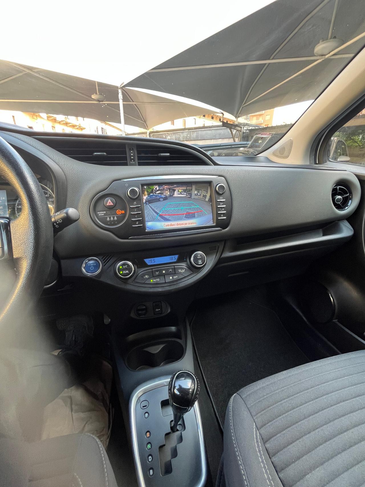 TOYOTA YARIS 1.5 HYBRID (BENZINA/ELETTRICA) CAMBIO AUTOMATICO - 5 PORTE ACTIVE - ANCHE PER NEOPATENTATI