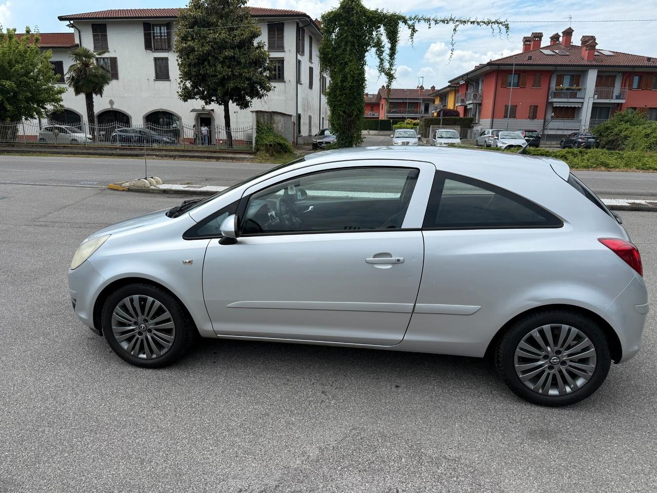 Opel Corsa 1.2 5 porte Enjoy
