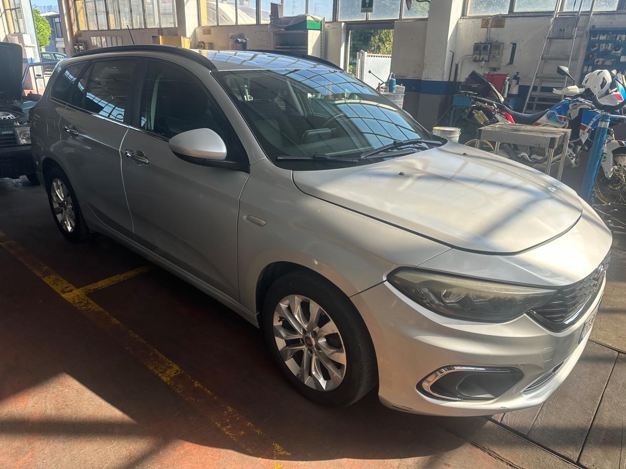 Fiat Tipo 1.6 Mjt S&S SW Lounge